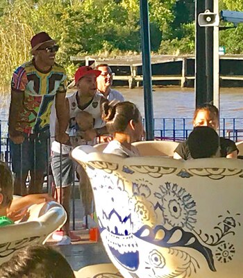 El futbolista de divirtió como