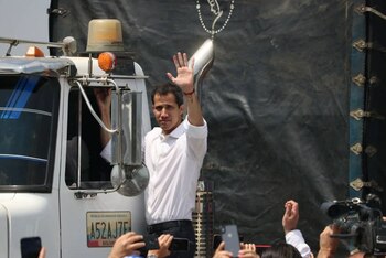 Juan Guaidó se sube a