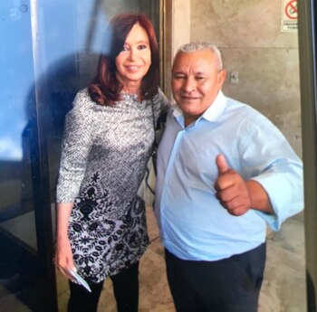 CFK junto al empleado Ricardo