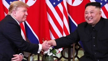 Los mandatarios en Hanoi, Vietnam,