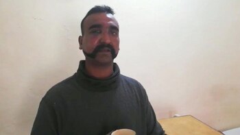 Soldado indio capturado por el ejército de Pakistán. (@OfficialDGISPR)
