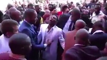 Posteriormente el hombre del ataúd