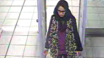 Shamima Begum en el aeropuerto