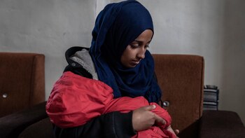 Hoda Muthana con su bebé