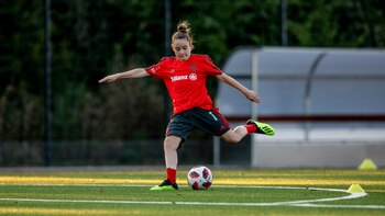 Moultrie firmó contratos con la agencia deportiva Wasserman Media Group y con Nike. (Daniel Etter para The New York Times)