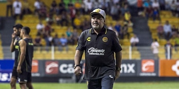 Diego Maradona dirigiendo a Dorados
