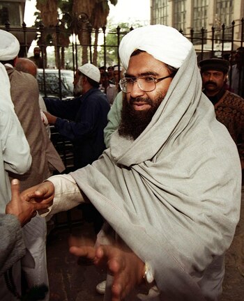 Azhad era ya un reconocido terrorista paquistaní cuando creó el grupo en 2000 (Aamir QURESHI / AFP)