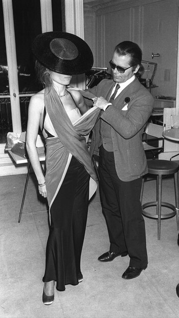 Karl Lagerfeld en una prueba