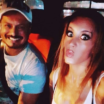 Natacha Jaitt con Raúl Velaztiqui,