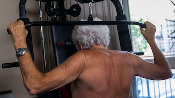 Aunque asegura que no sigue