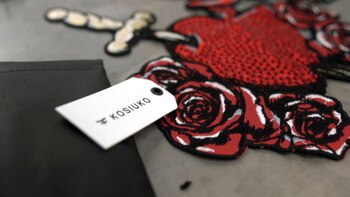 Prendas customizadas reflejan el adn