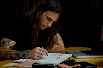 El diseñador Raimondi presentó su