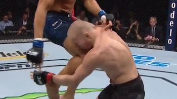Johnny Walker le propinó un rodillazo brutal a Cirkunov en el UFC 235