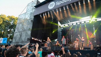 El plan de la mariposa sobre el escenario (Gentileza: Belén Papini para Rock en Baradero)