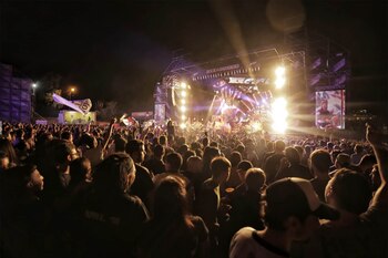 Una multitud disfrutó del primer día del festival (Gentileza: Belén Papini para Rock en Baradero)