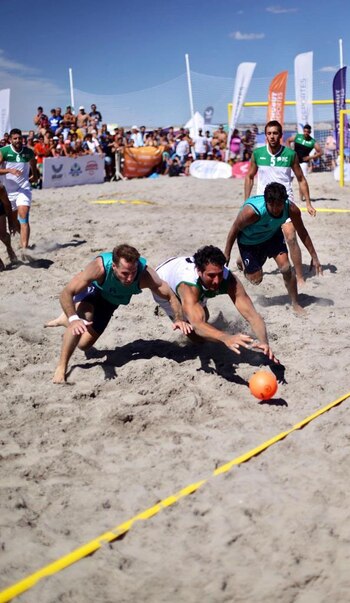 La final de beach handball masculino fue disputada por Chubut y Buenos Aires, que se impuso en el shoot out