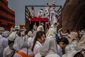 El gobierno indio promocionó el festival en el extranjero, por lo que en la edición de este año asistieron muchos visitantes japoneses y de otros países. (The New York Times)