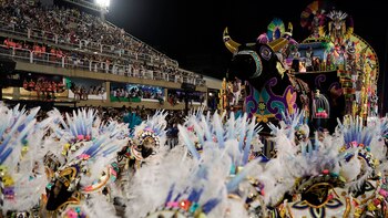 Un toro, la imagen central