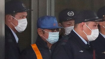 Se disfrazó con ropa de