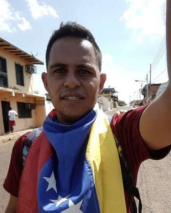 (Twitter: @lareveron10)