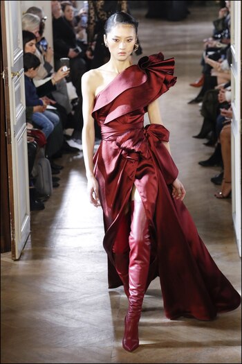 Elegante, sensual y muy femenina,