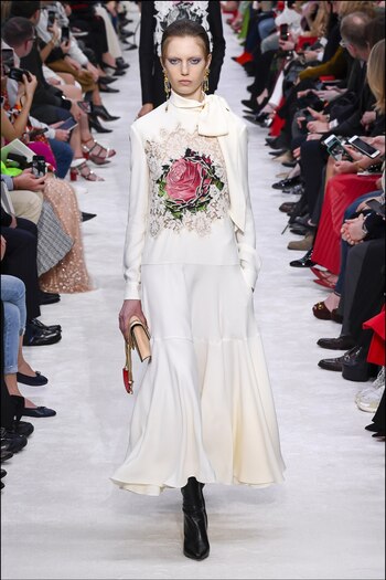 Valentino, ultra femenino y romántico.