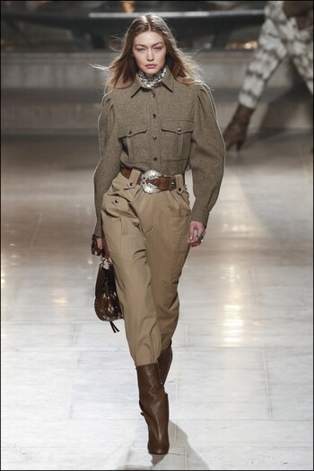 Gigi Hadid lookeada en versión safari