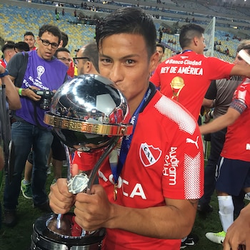 “Mingo” posa con la Copa