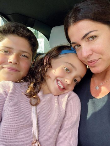 Pamela en compañía su hijo