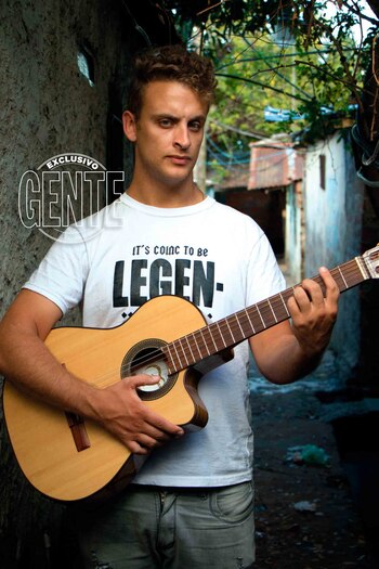 Alexis Morelini (26). Arrancó cantando