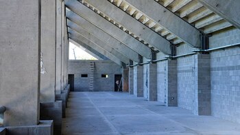 Uno de los pasillos de