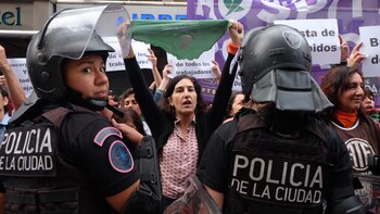 La diputada Nathalia González Seligra