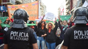 Las mujeres reclaman por despidos