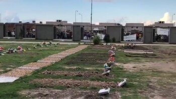 La multitud cantó en favor