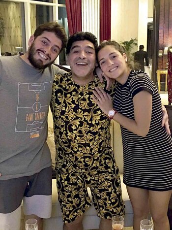 Con dos de sus otros