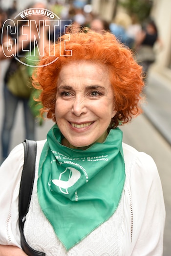 Mirta Busnelli sonríe orgullosa en