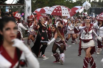 Además, desfilaron a lo largo