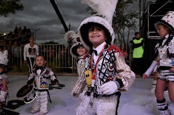 Hubo food trucks y puestos