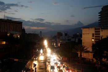 Caracas, en penumbras (REUTERS/Marco Bello)