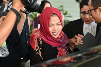 Siti Aisyah sonríe al dejar