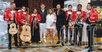 El show. El cantante Cristian