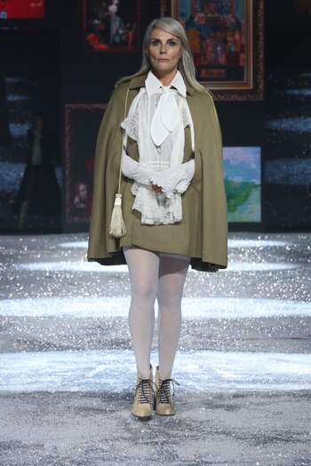 Cuero metalizado en la pasarela