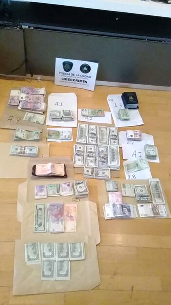 (Policía de la Ciudad)