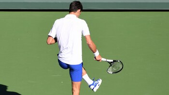 Djokovic destrozó la raqueta al