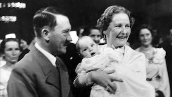 Edda Goering en lso brazos