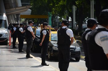 Impidieron durante casi una hora