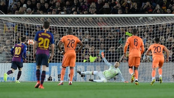 Messi ya conectó la pelota
