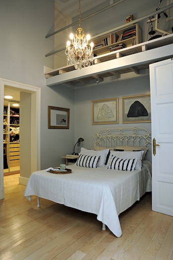 Un entrepiso en el dormitorio