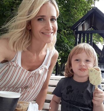 Aquí junto al más pequeño,