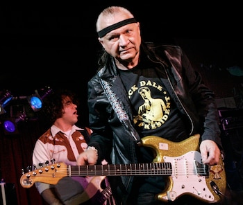 Dick Dale durante una exhibición